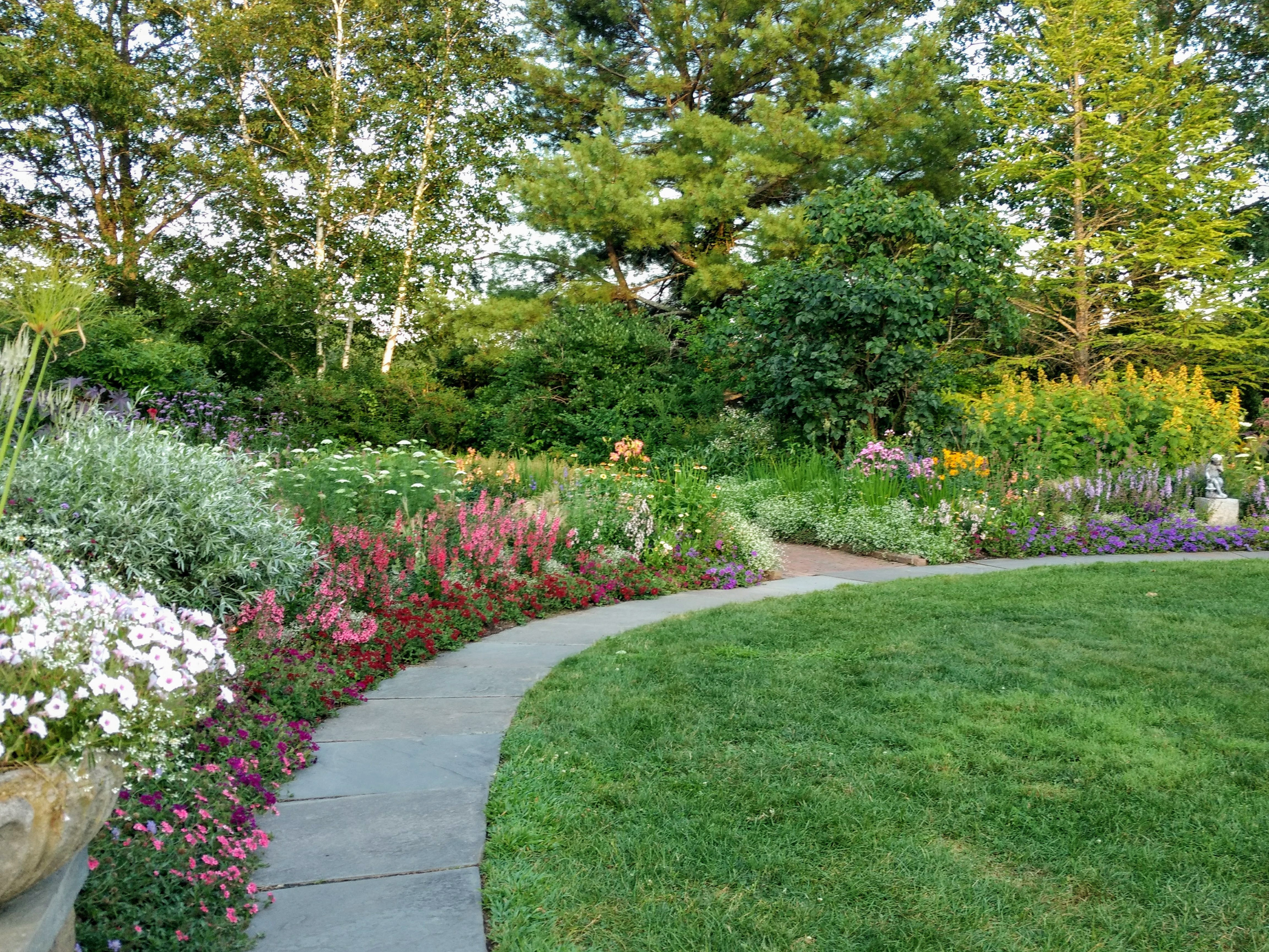 Благоустройство участка частного дома в Новокузнецке и Кемеровской области